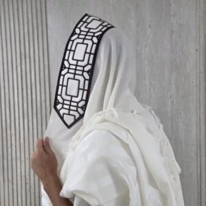 טלית צמר מעוצבת